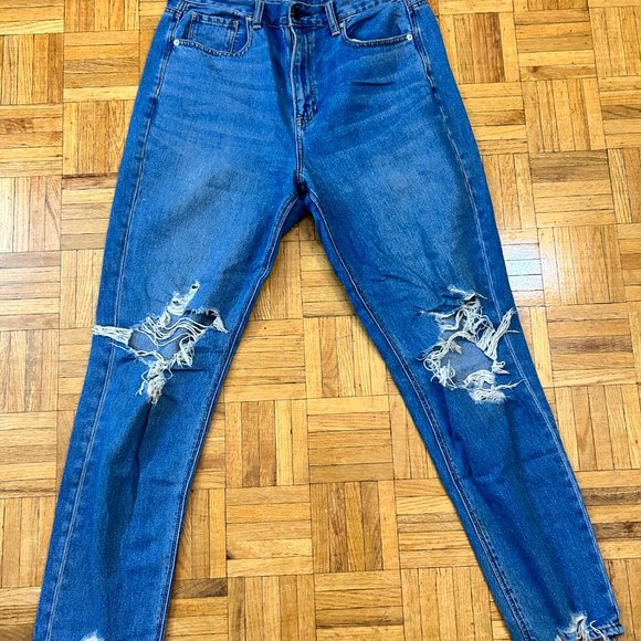 American Eagle Ripped Mom Jeans - Picture 4 of 5